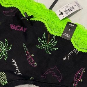 Torrid Vacation panty NWT